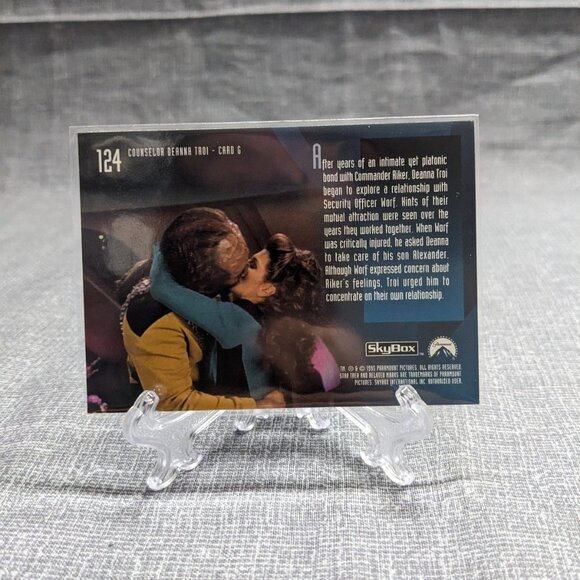 1995 SkyBox Star Trek: The Next Generation Season 2 #124 Counselor Deanna Troi - Picture 2 of 2